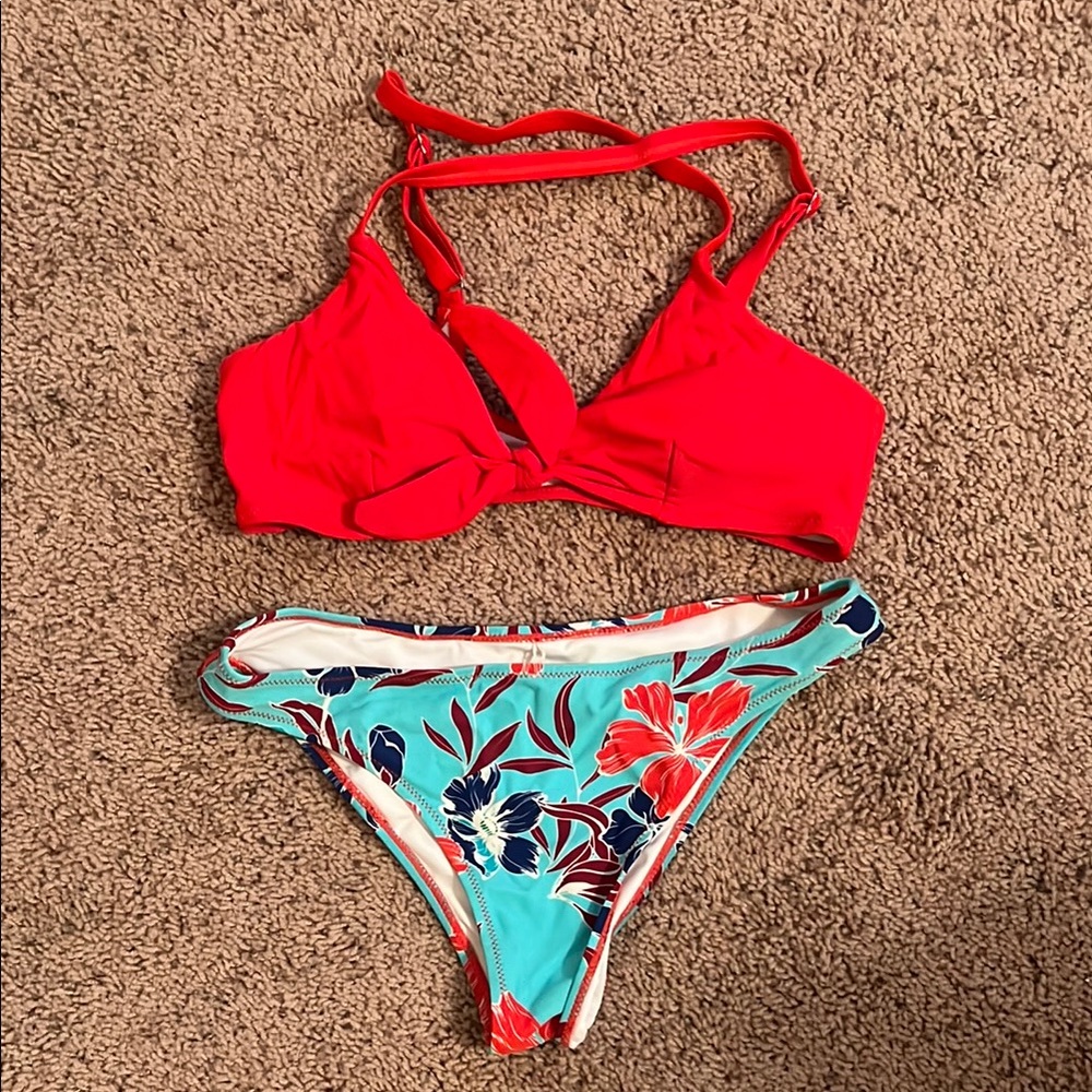 Cupshe Red and Floral Bikini Set